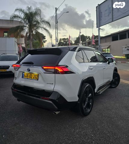 טויוטה RAV4
