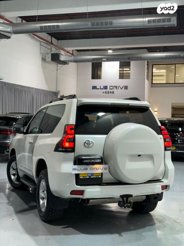טויוטה לנד קרוזר