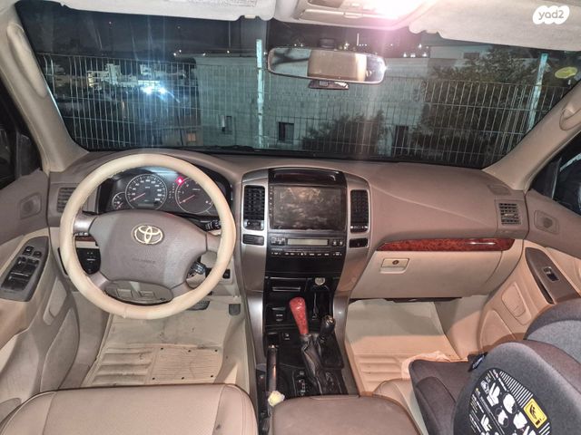 טויוטה לנד קרוזר