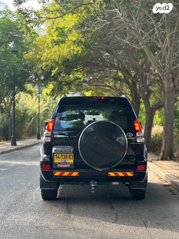 טויוטה לנד קרוזר