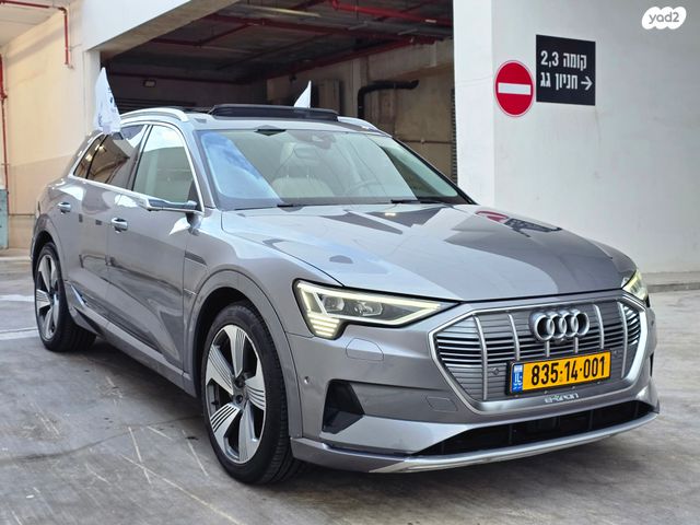 מודעת רכב אאודי E-tron 2