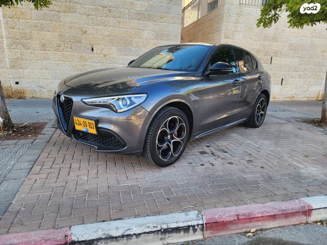 אלפא רומיאו סטלביו