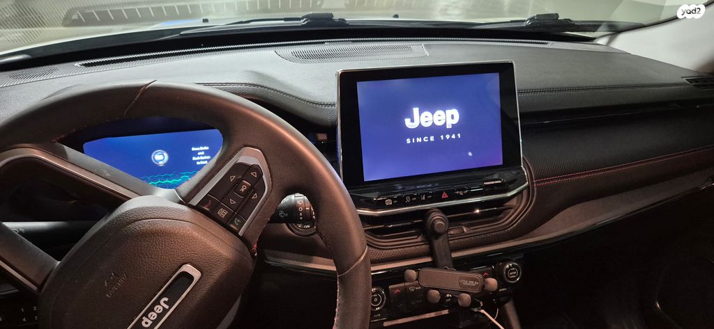 מודעת רכב ג'יפ קומפאס