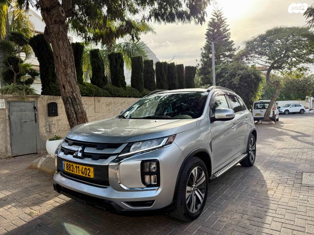 מודעת רכב מיצובישי ASX