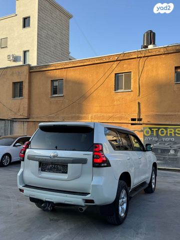 טויוטה לנד קרוזר