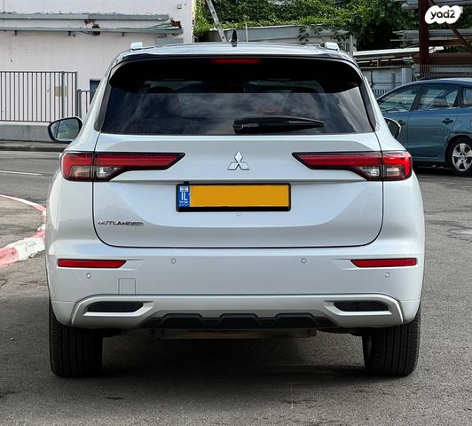 מיצובישי אאוטלנדר