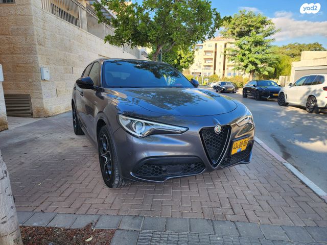 אלפא רומיאו סטלביו