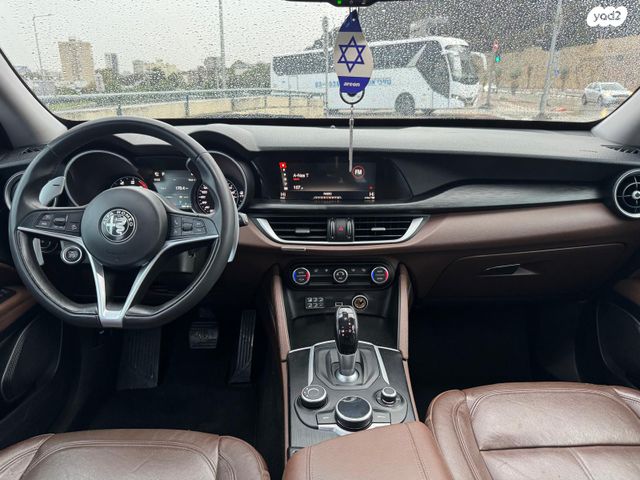 אלפא רומיאו סטלביו