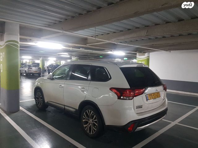 מיצובישי אאוטלנדר