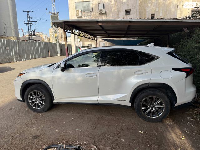 מודעת רכב לקסוס NX