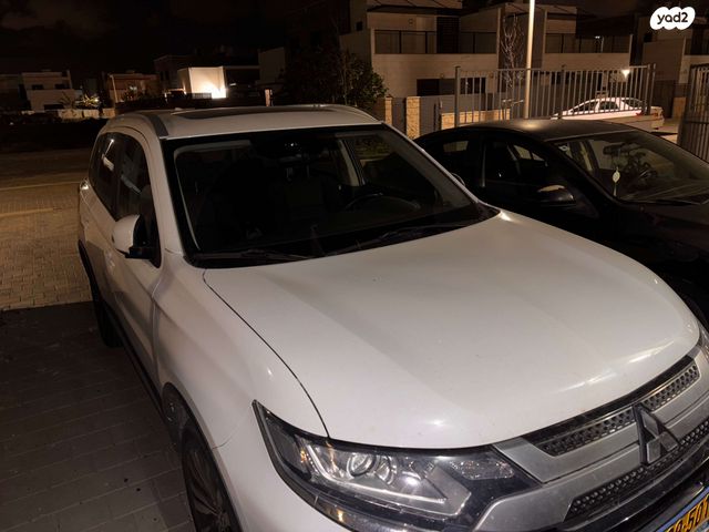 מיצובישי אאוטלנדר