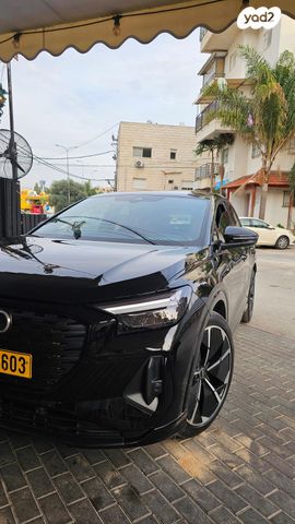 מודעת רכב אאודי Q4 e-tron