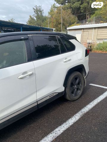 טויוטה RAV4