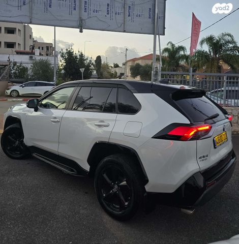 טויוטה RAV4