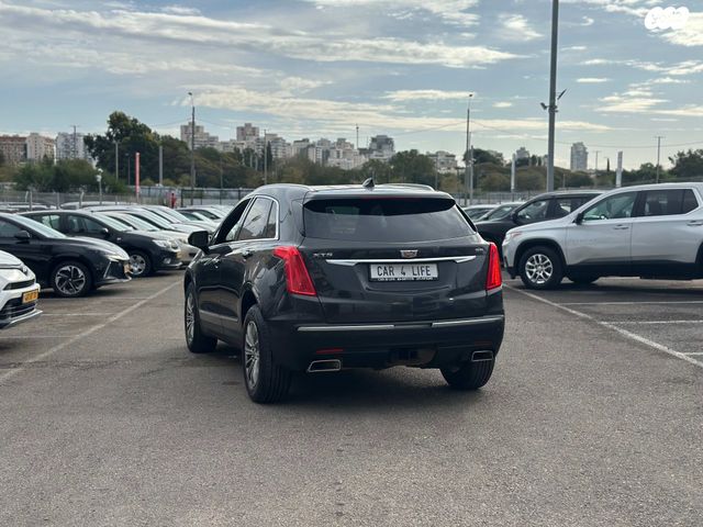 קאדילק XT5