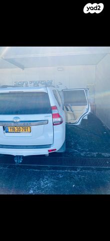 טויוטה לנד קרוזר