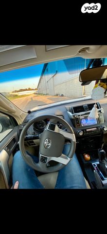 טויוטה לנד קרוזר