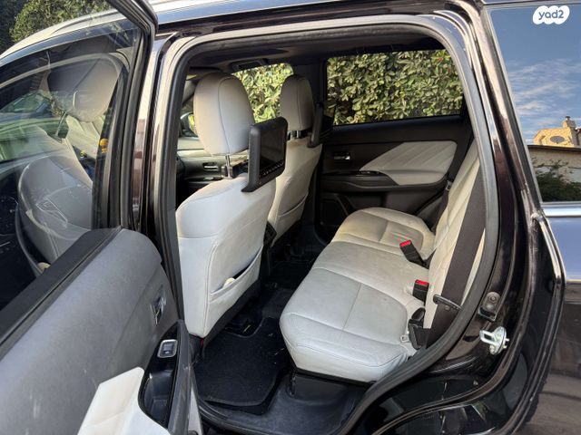 מיצובישי אאוטלנדר