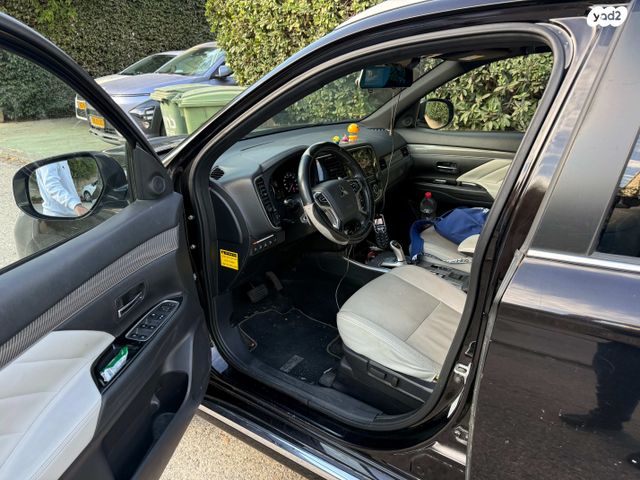 מיצובישי אאוטלנדר