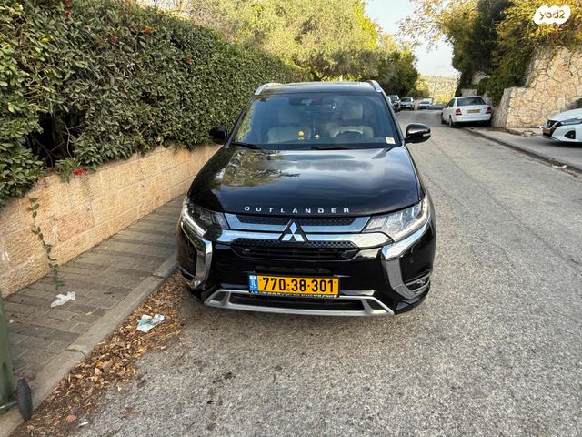 מיצובישי אאוטלנדר