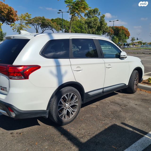 מיצובישי אאוטלנדר