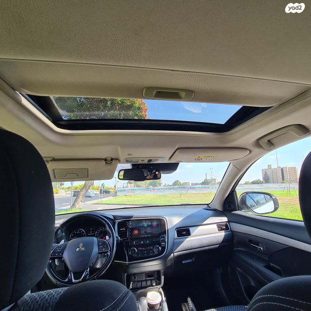 מיצובישי אאוטלנדר