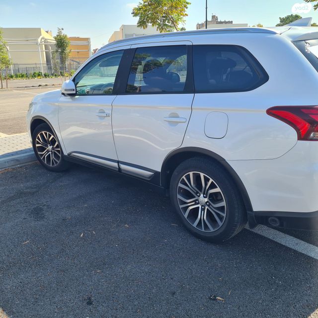 מיצובישי אאוטלנדר