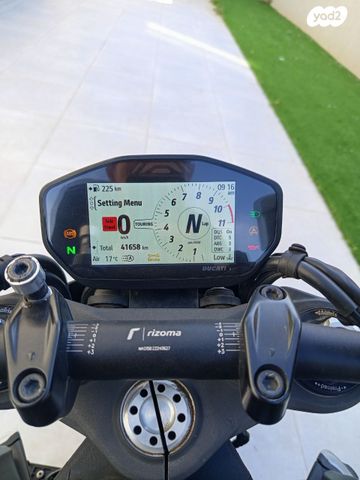 דוקאטי מונסטר 937