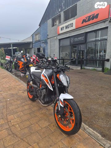 KTM Naked Duke 890R
