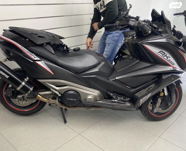 מודעת רכב קימקו AK 550