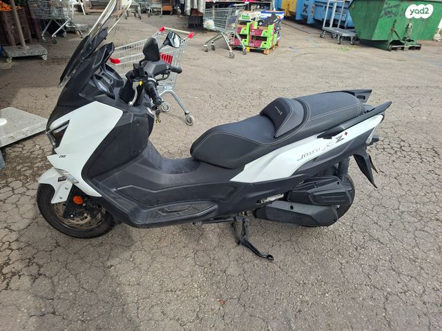 מודעת רכב סאן יאנג ג'וי-מקס Z-250