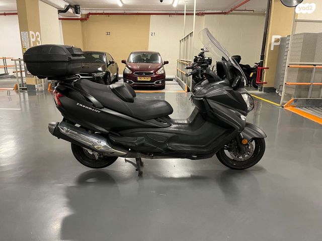 סוזוקי בורגמן 650 Executive/AZ