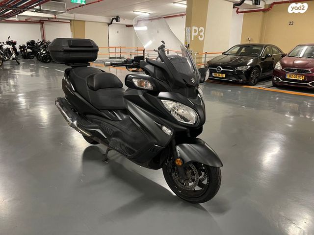 סוזוקי בורגמן 650 Executive/AZ