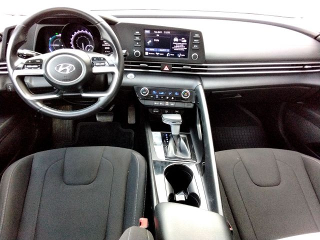 יונדאי אלנטרה