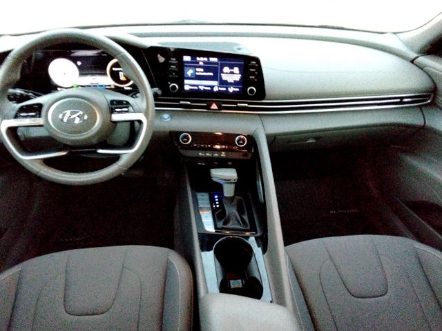 יונדאי אלנטרה