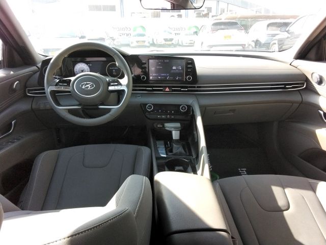 יונדאי אלנטרה