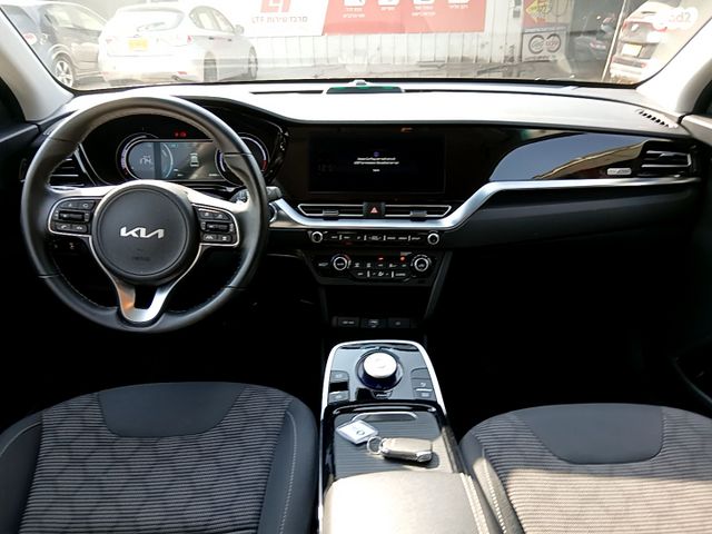 קיה נירו פלוס