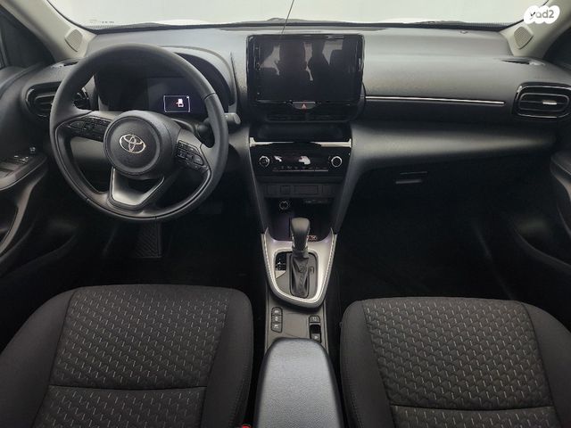 טויוטה יאריס קרוס