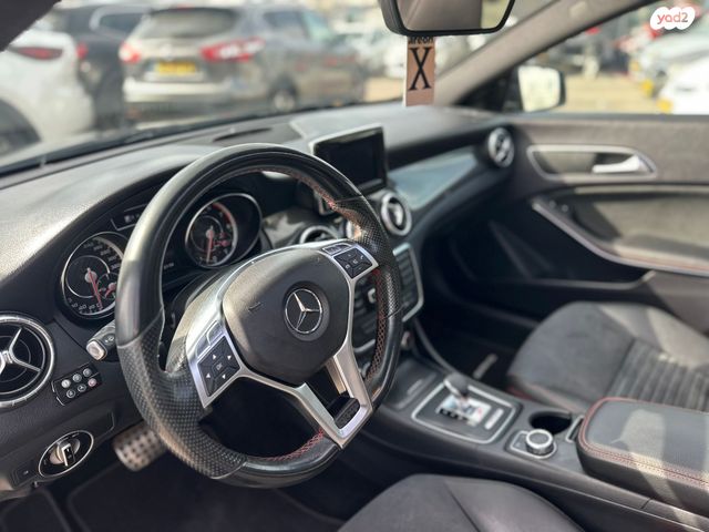 מודעת רכב מרצדס-בנץ CLA 2