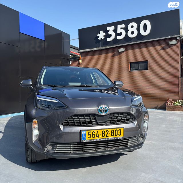 טויוטה יאריס קרוס