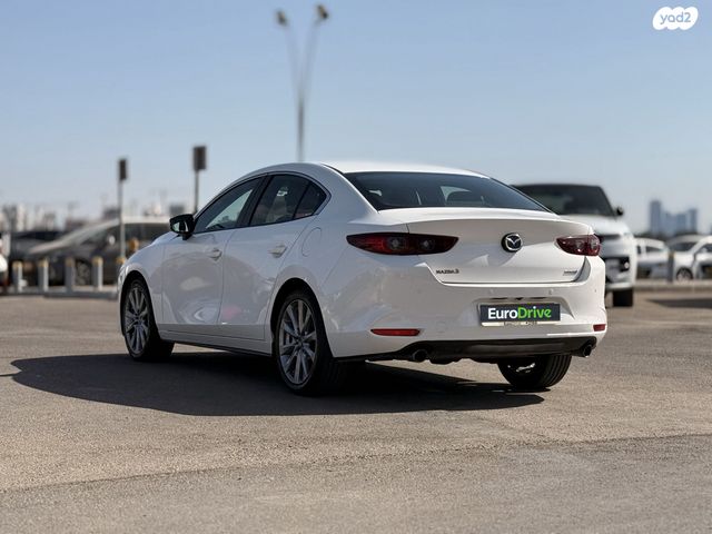 מאזדה 3