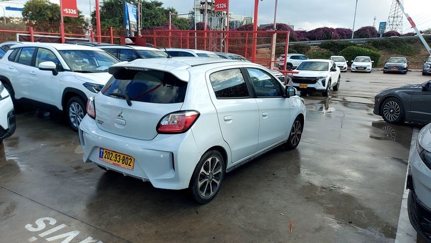 מיצובישי ספייס סטאר