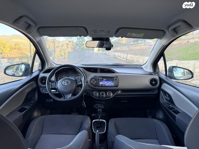 טויוטה יאריס