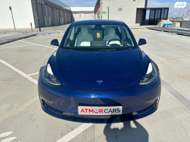 מודעת רכב טסלה מודל 3