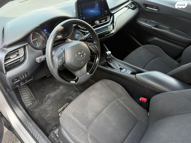 טויוטה C-HR