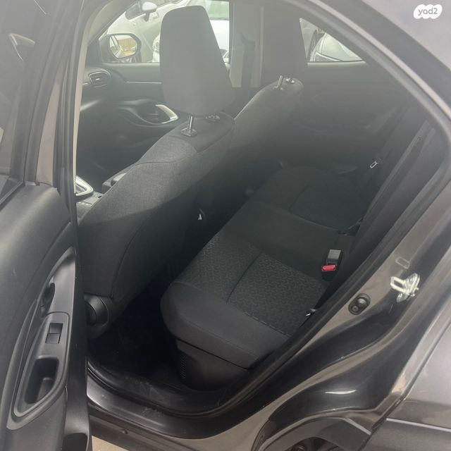 טויוטה יאריס קרוס