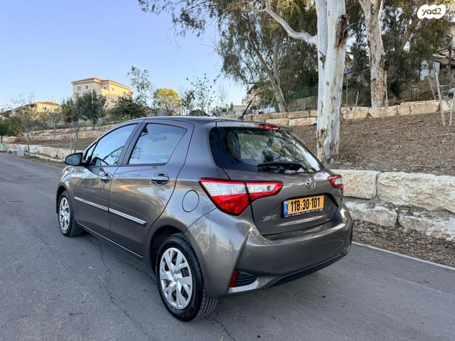 טויוטה יאריס