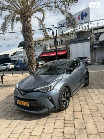 מודעת רכב טויוטה C-HR