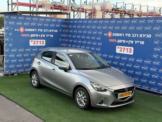 מודעת רכב מאזדה 2