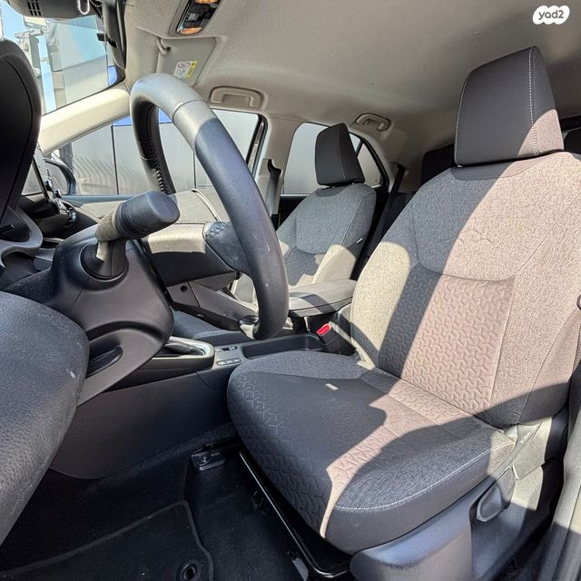 טויוטה יאריס קרוס